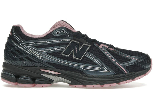 New Balance 1906R
Pink Taffy - WORLDOFSHOES