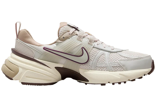 Nike V2K Run
Particle Beige College Grey Light Bone - WORLDOFSHOES